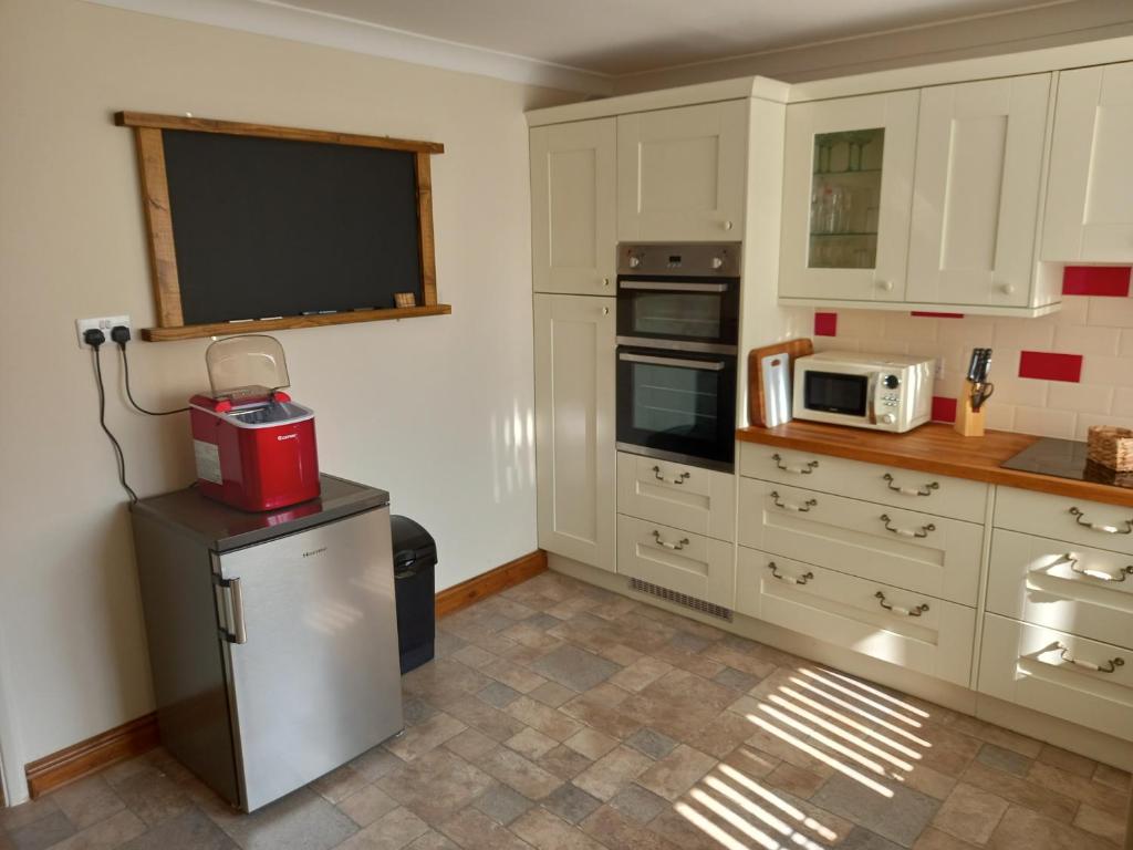 Pet-Friendly Detached Cottage near Spurn Point, Welwick photo 4