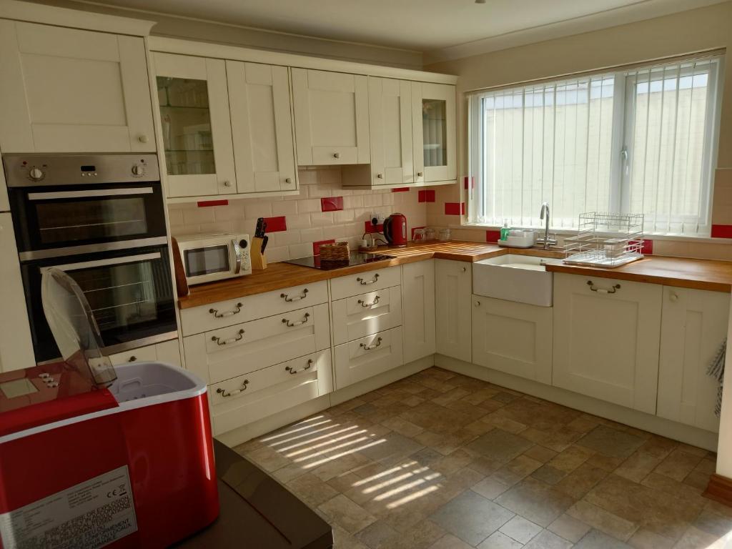 Pet-Friendly Detached Cottage near Spurn Point, Welwick photo 3