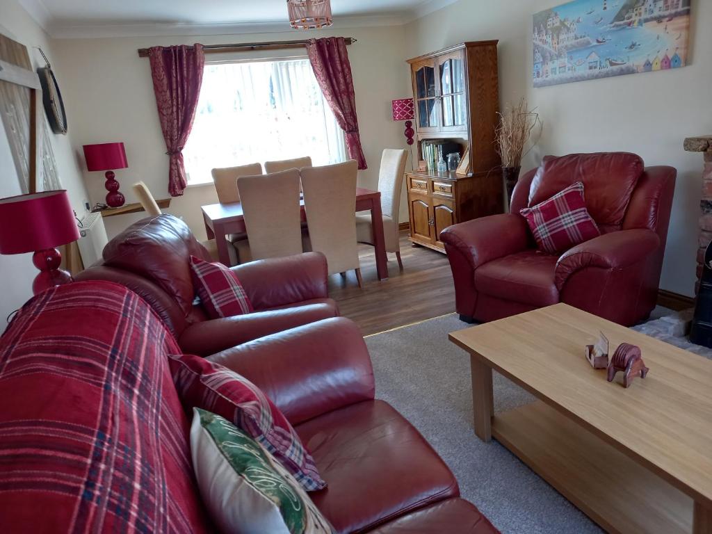 Pet-Friendly Detached Cottage near Spurn Point, Welwick photo 2