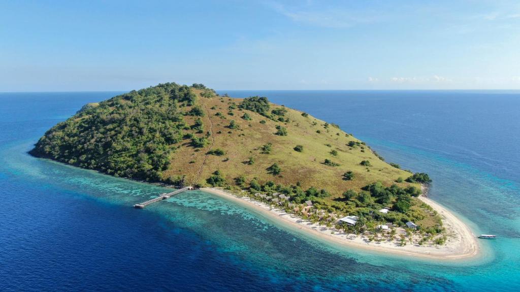 Le Pirate Island - Adults Only, Labuan Bajo