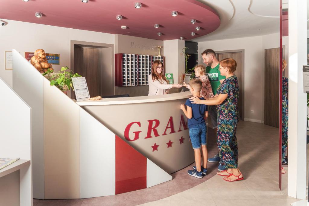 Granada Conference, Wellness and Sport Hotel photo