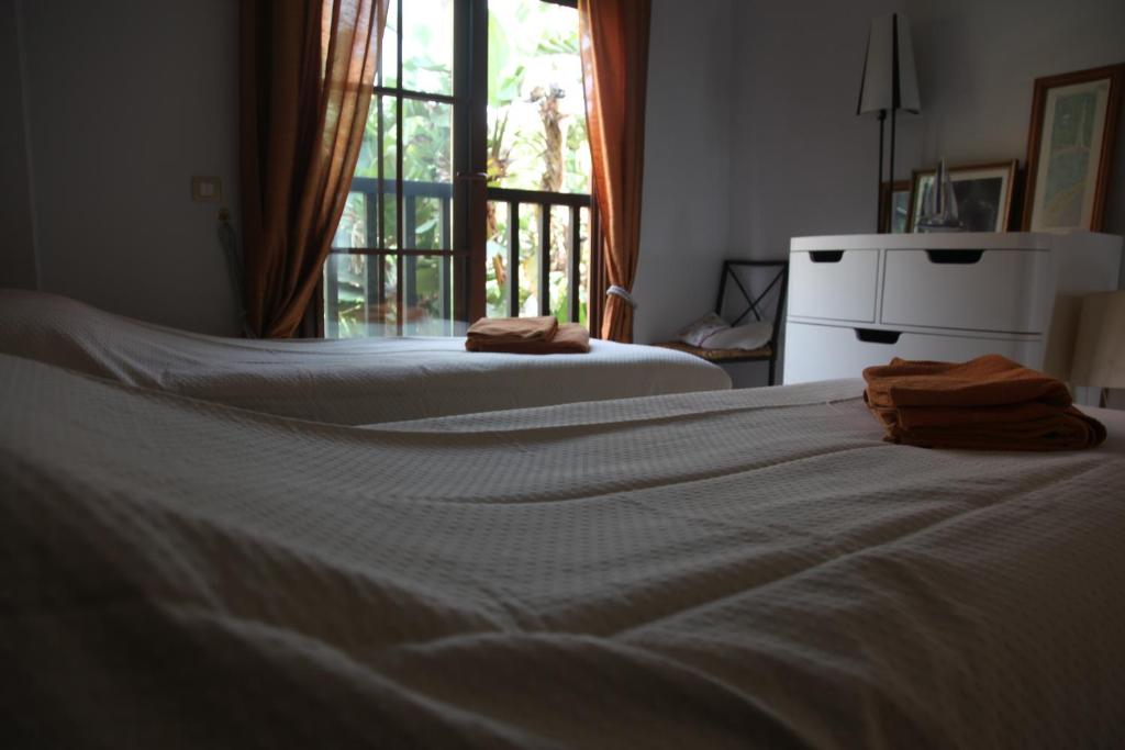 Your Oasis of Luxury and Leisure at Gazules Del Sol in Marbella area - Benahavis - 4