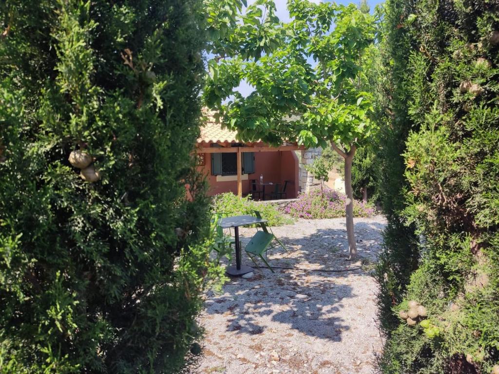 DESPOSIA Karavas, Kythéra