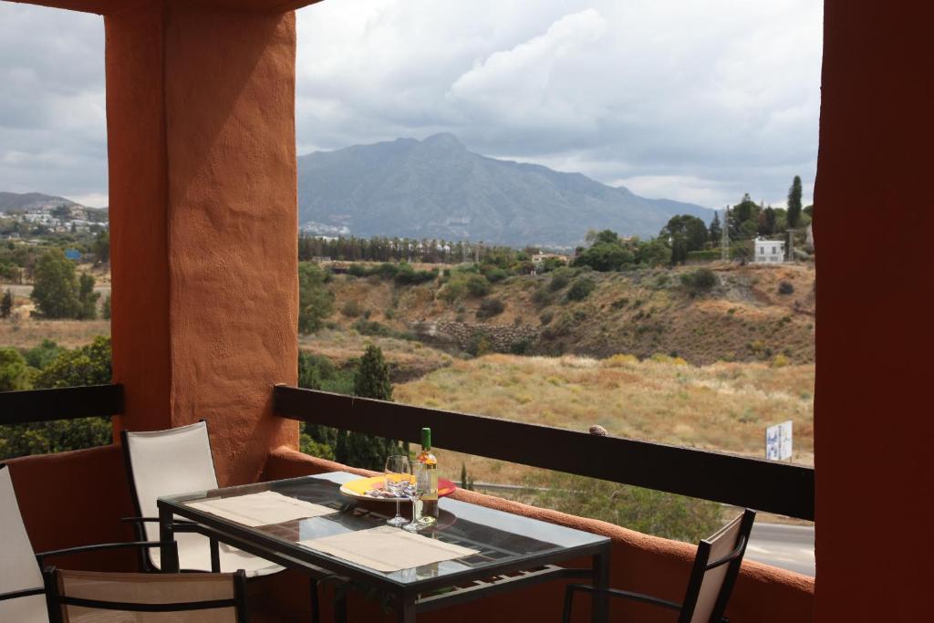Your Oasis of Luxury and Leisure at Gazules Del Sol in Marbella area - Benahavis - 2