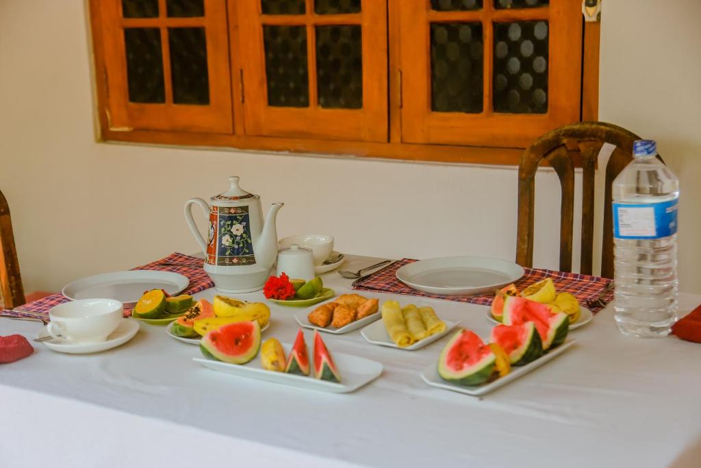 Restaurant, Ranjith Guest in Mirissa