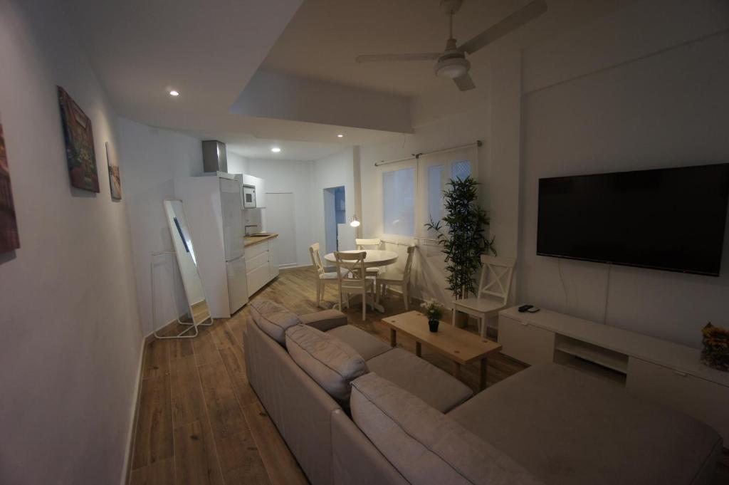 RentalSevilla Espacioso y acogegor apartamento de 3 dormitorios - 5