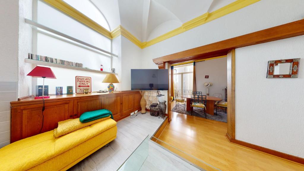 Charming 2 Bedroom Haven Steps Away from Prince's Palace - 5