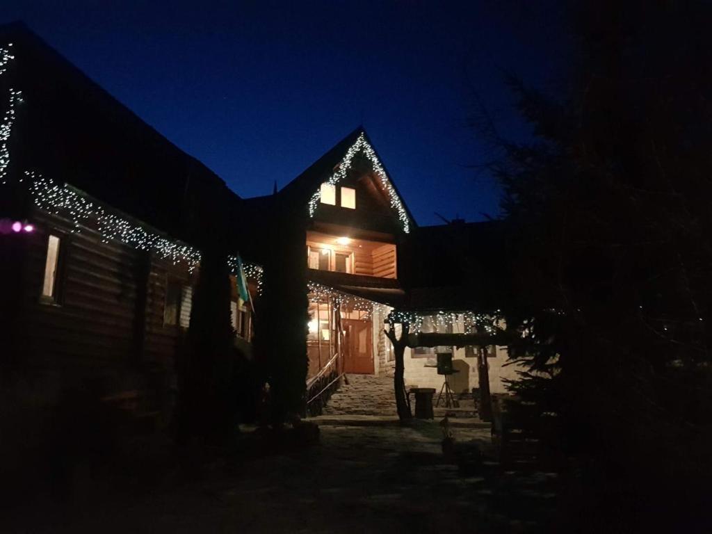 Muzey-sadyba Grazhda — Hotel in Polyanytsya