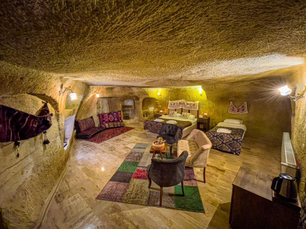 HERITAGE CAVE SUITES