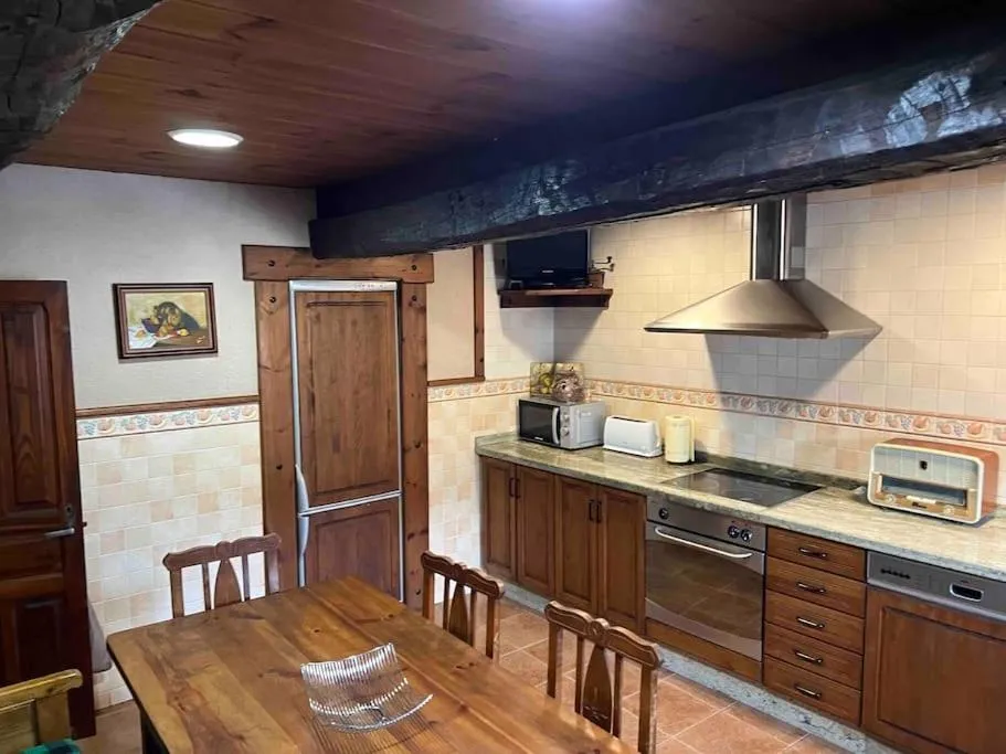 Casa Lici，位于Robles de Laciana的酒店