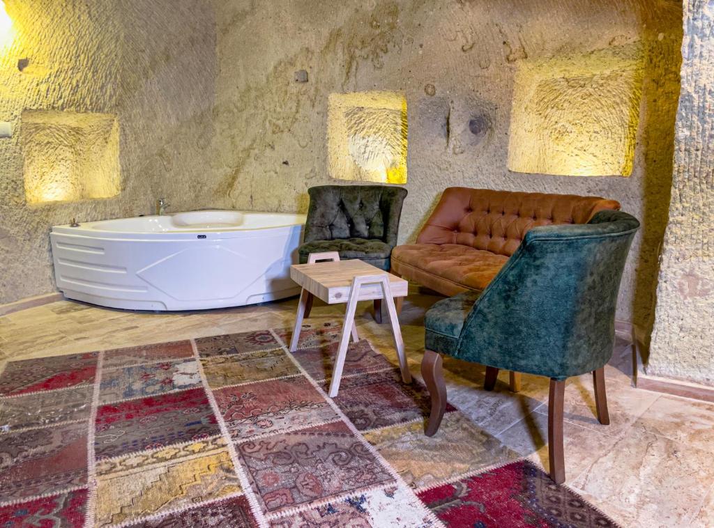 HERITAGE CAVE SUITES