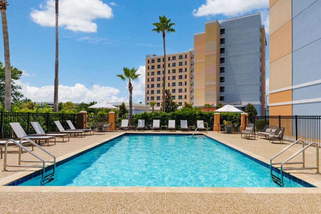 Swimming pool, Hyatt Place Across From Universal Orlando Resort in Orlando (FL)