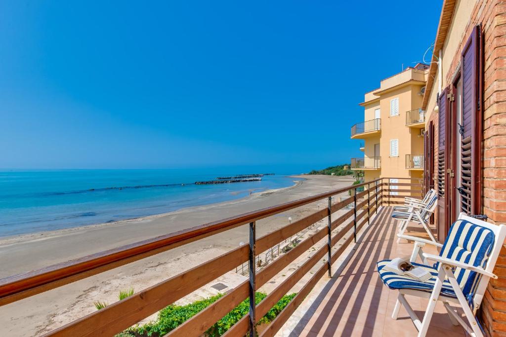 Fauci Holiday Home by Biddizzi Rari - Accesso diretto alla spiaggia, vista mare - 3