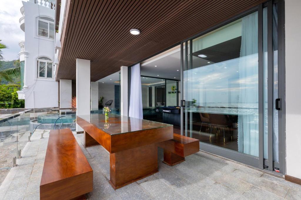 The Palm Villa 24 Luxury – 6 Bedroom , Karaoke, Bi-da
