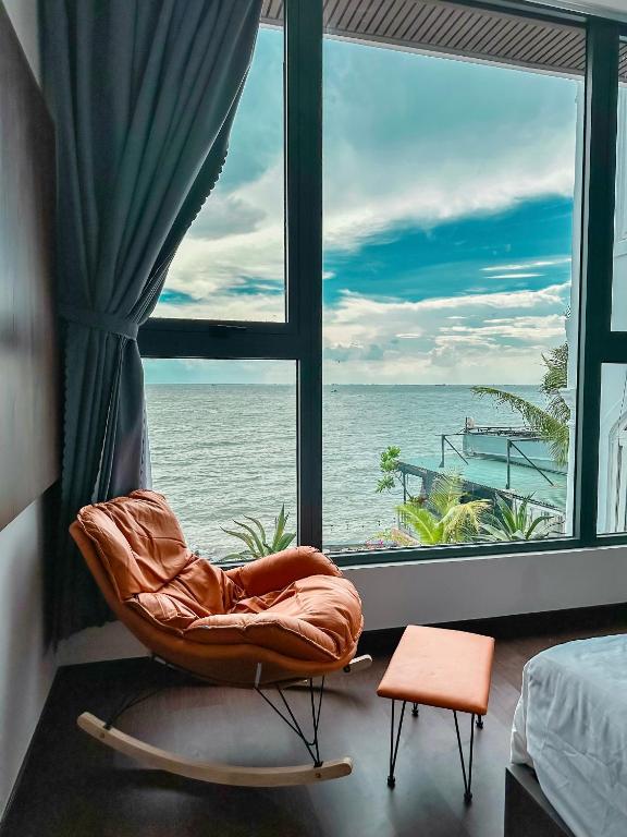Palm Villa 24 - Ocean View Luxury 6 Bedroom, Karaoke, Bi-da