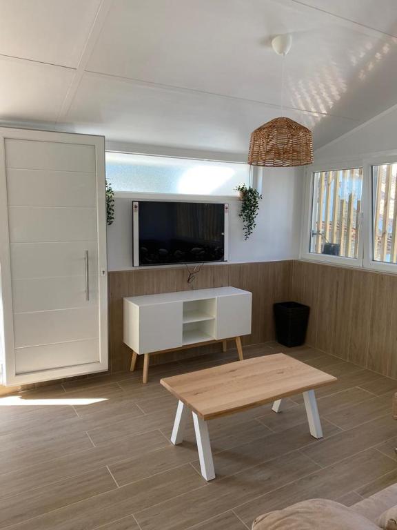 Apartamento Mistral 5, con piscina y parking. - 3