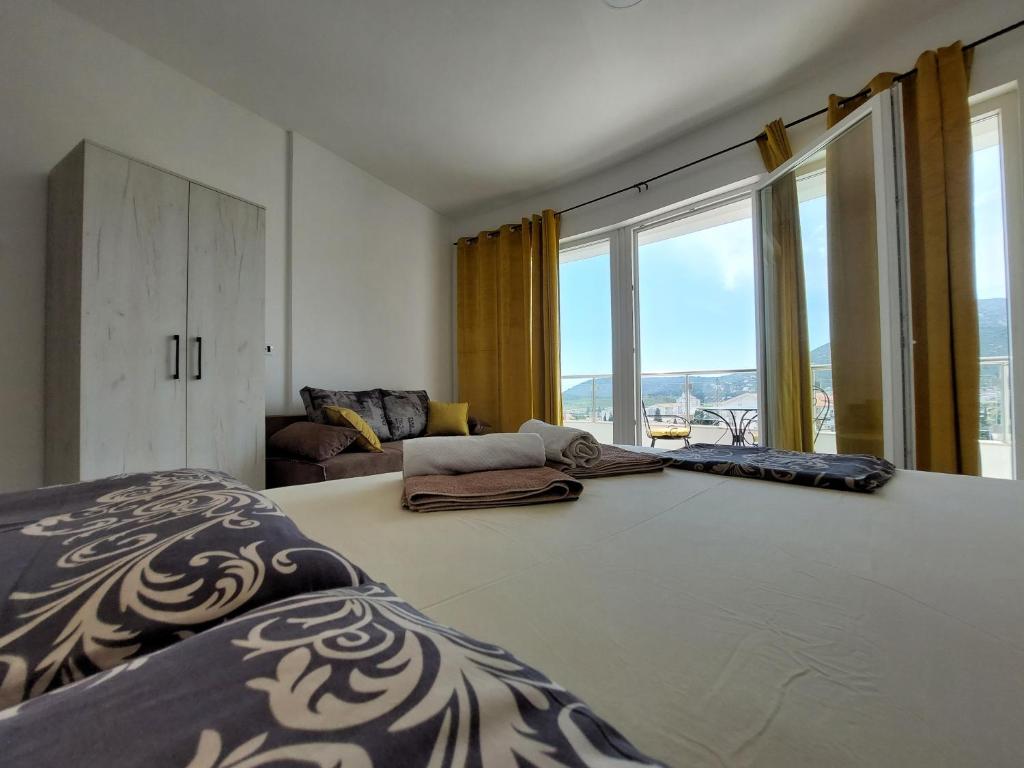 Voli Central point, Sutomore