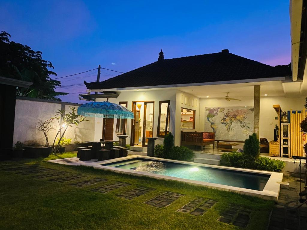 Villa Pintu Biru photo