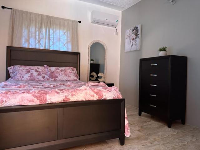 M.J.D. Air B&B1