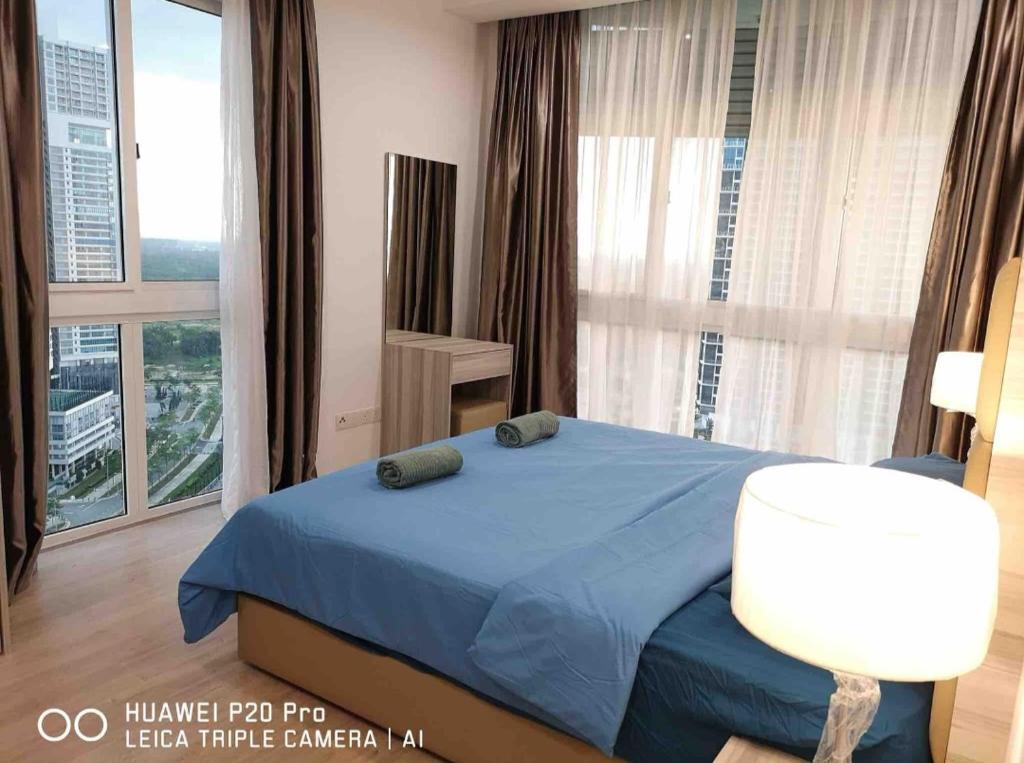 5 Guests with Netflix & Disney Plus @ Puteri Harbour, Nusajaya