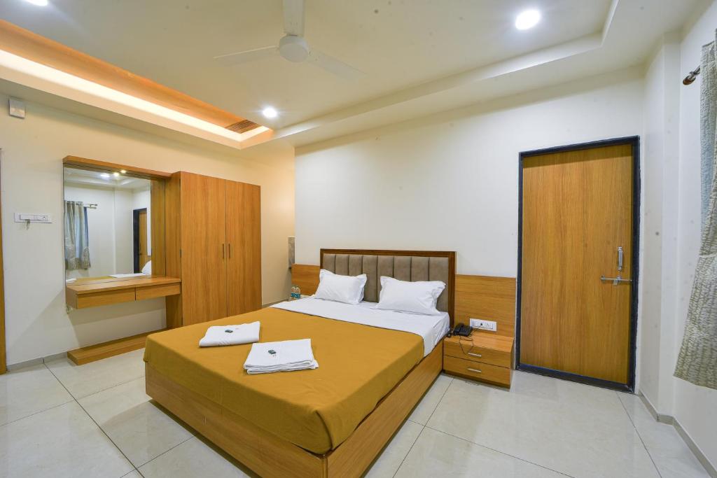 Hotel TrushaDham, Kolhapur