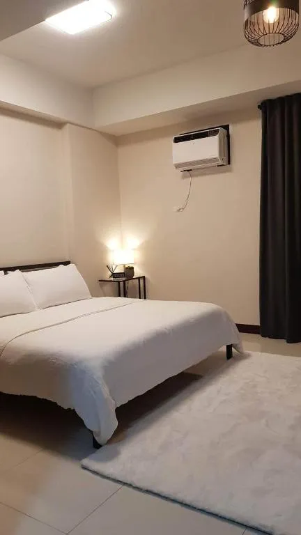 101 Newport blvd C2 4F by Rechelle Nunag, hotel v destinaci Manila