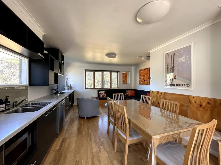 Cape Cod Chalet, alpine-getaways, Dinner Plain