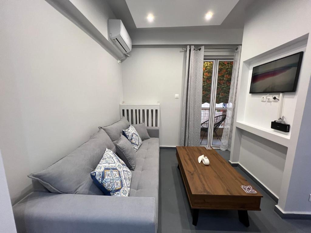 The island studio, Pireus