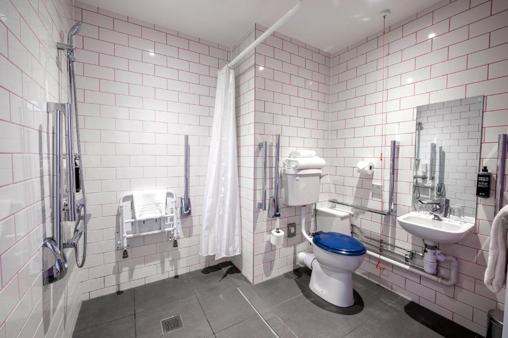 Ibis Styles Glasgow Centre George Square photo