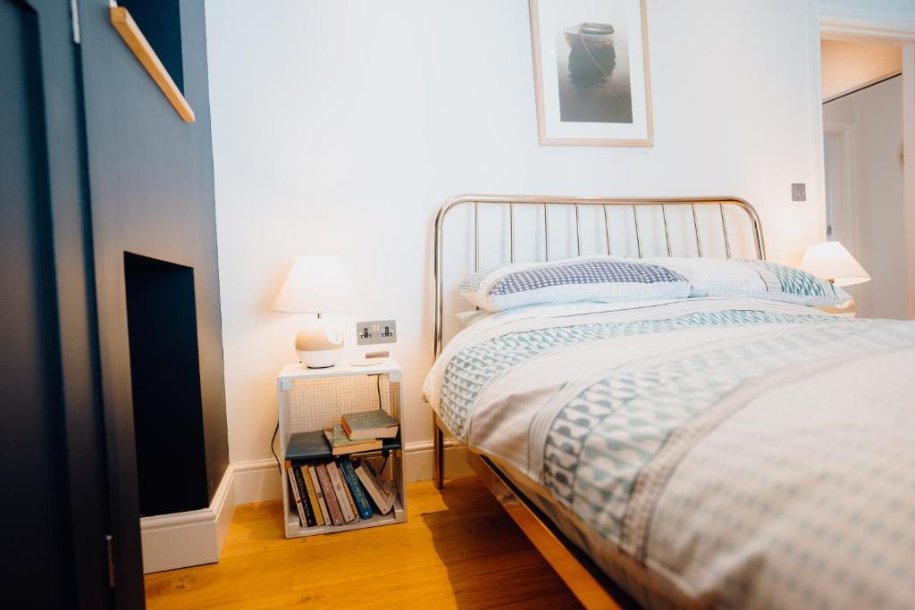 Lofty, elevated luxury apartment at Tenby Harbour, Tenby