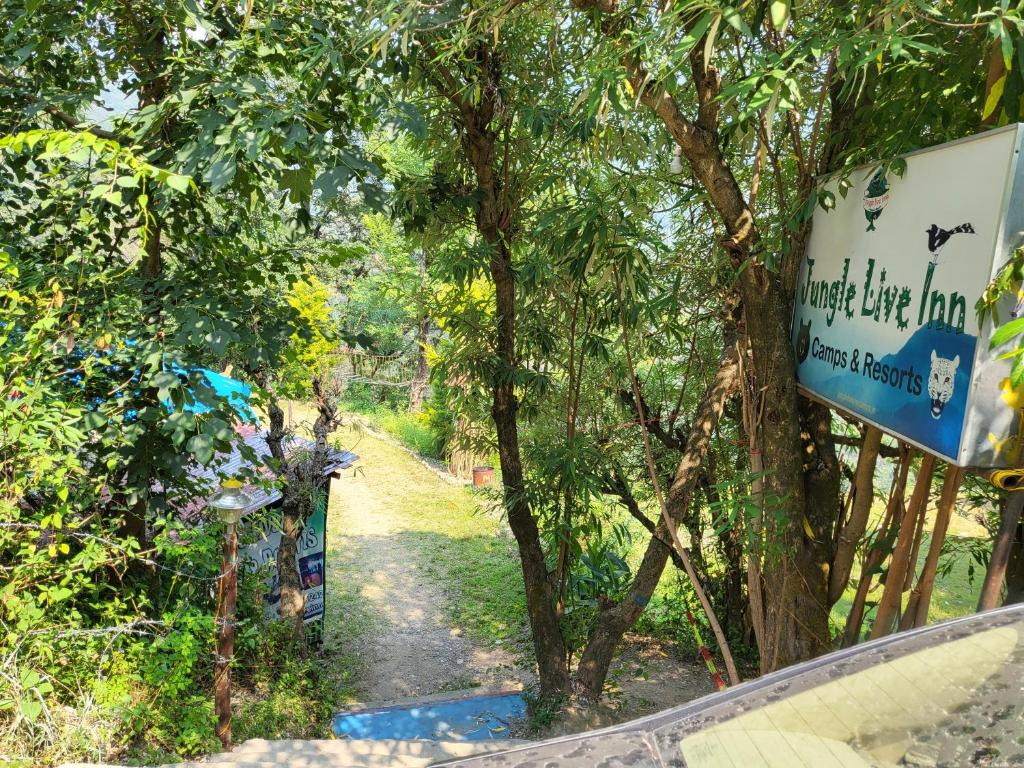 Jungle Live Inn Camps & Resorts photo