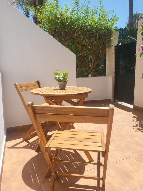 ¡Bajo precioso con salida directa a la piscina comunitaria en Paraíso de Vera! - 3