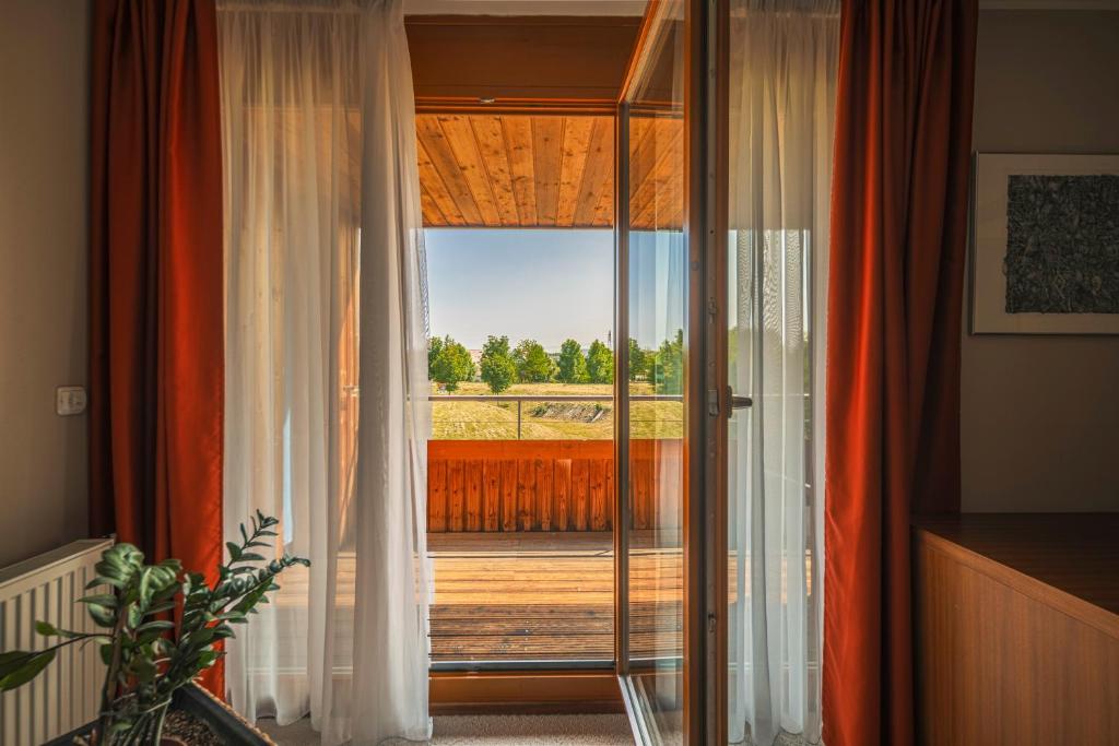 Park Holiday Congress & Wellness Hotel - zdjęcie 3