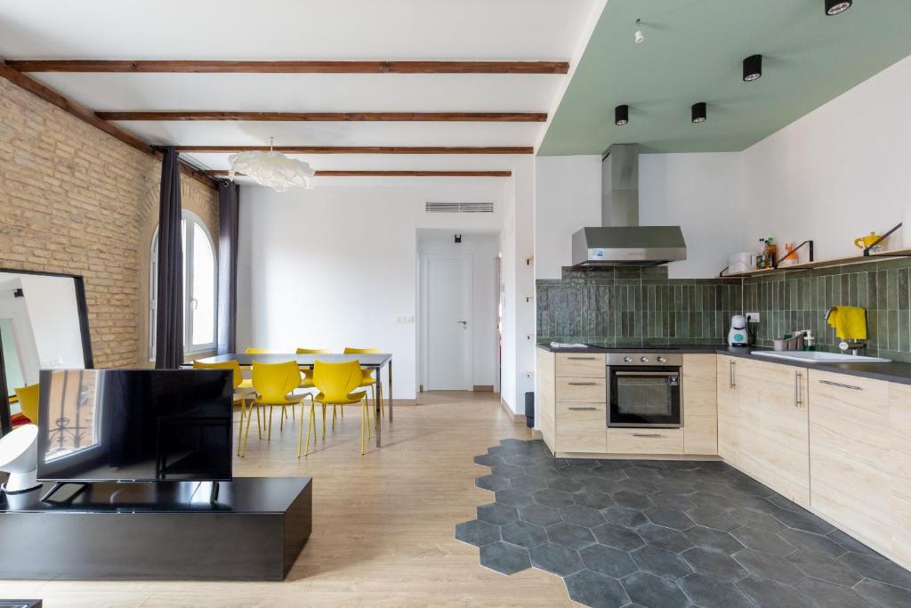 SB2 - Apartamento moderno 2 dormitorios, 4º sin ascensor, muy céntrico - 2