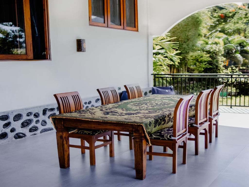 Sunset Villa photo
