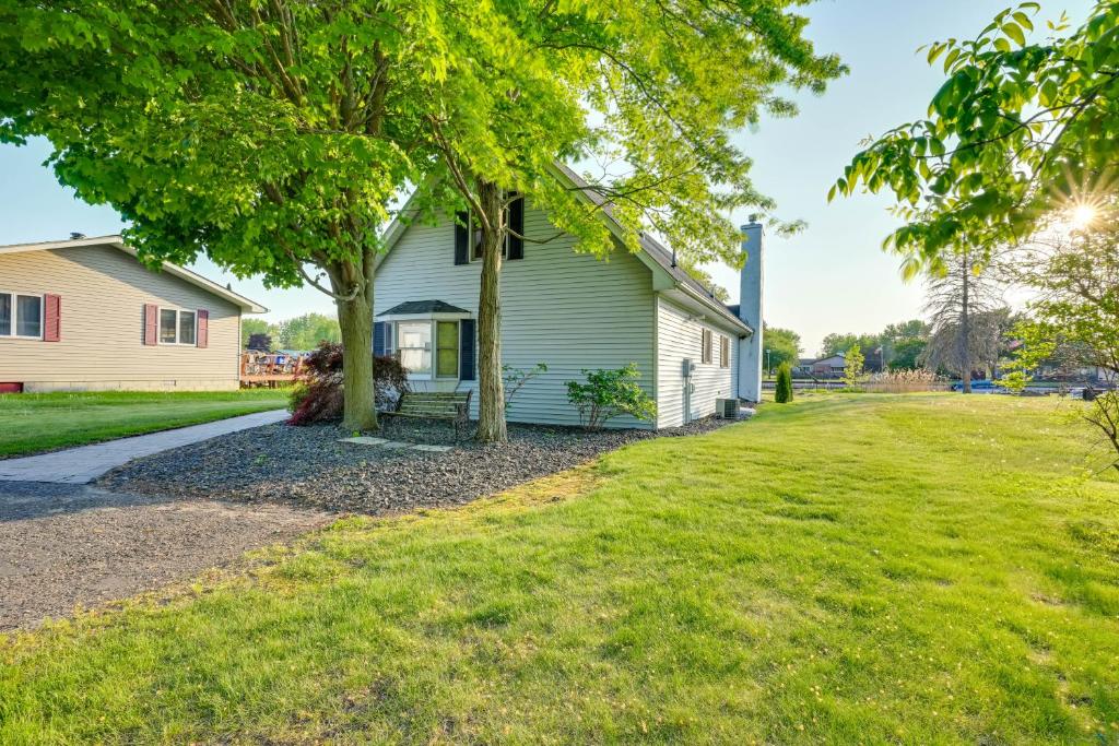 800Acre Au Gres Oasis 2 Ponds and ATV Trails! (MI) reviews, prices