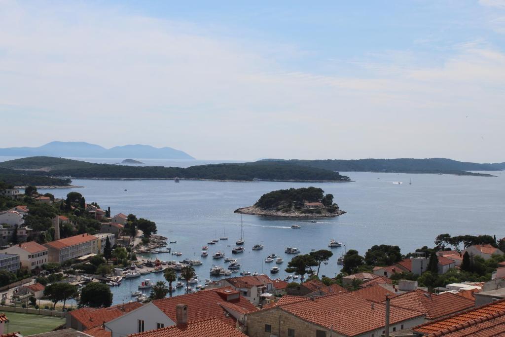 Nikola Leko Guest House — Hotel in Hvar