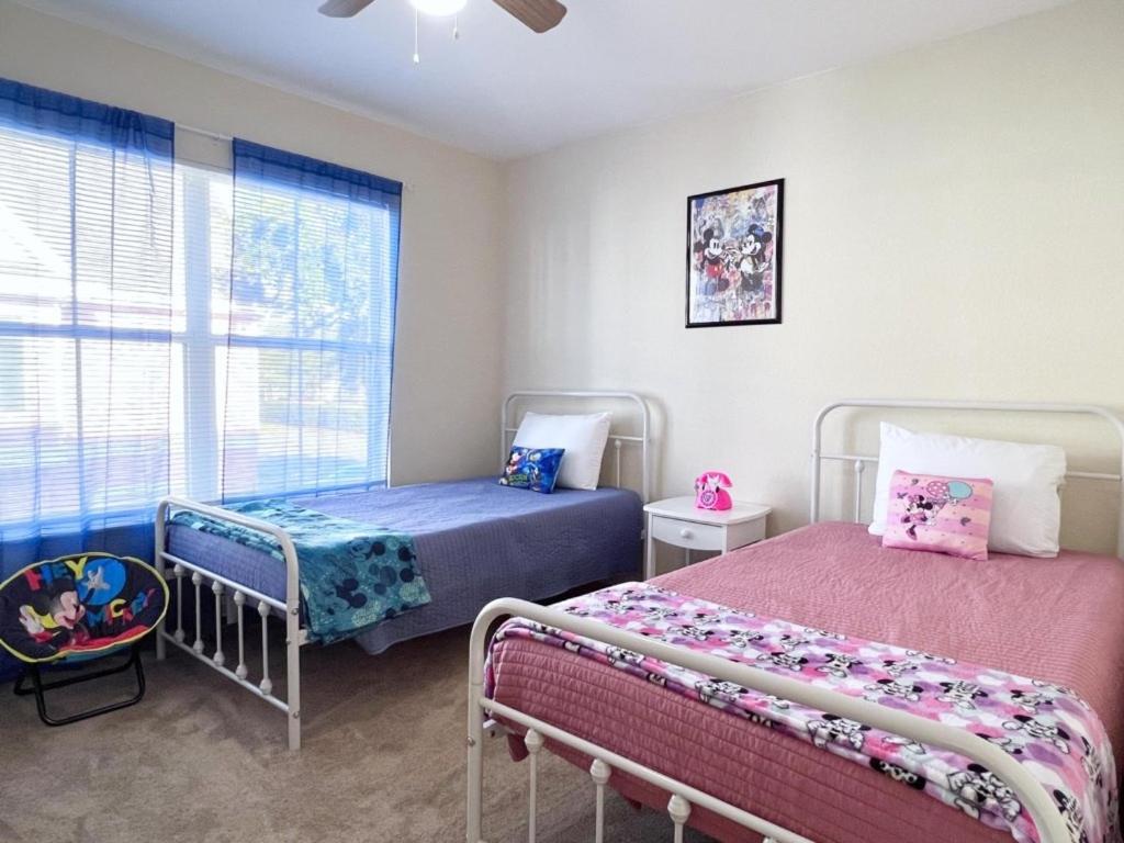 4 Bedroom Town Home Near Disney townhouse