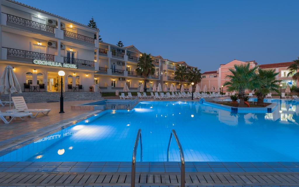 Hotel Cronulla — Swimming pool in Kalamaki (Zakynthos), Ionian Islands