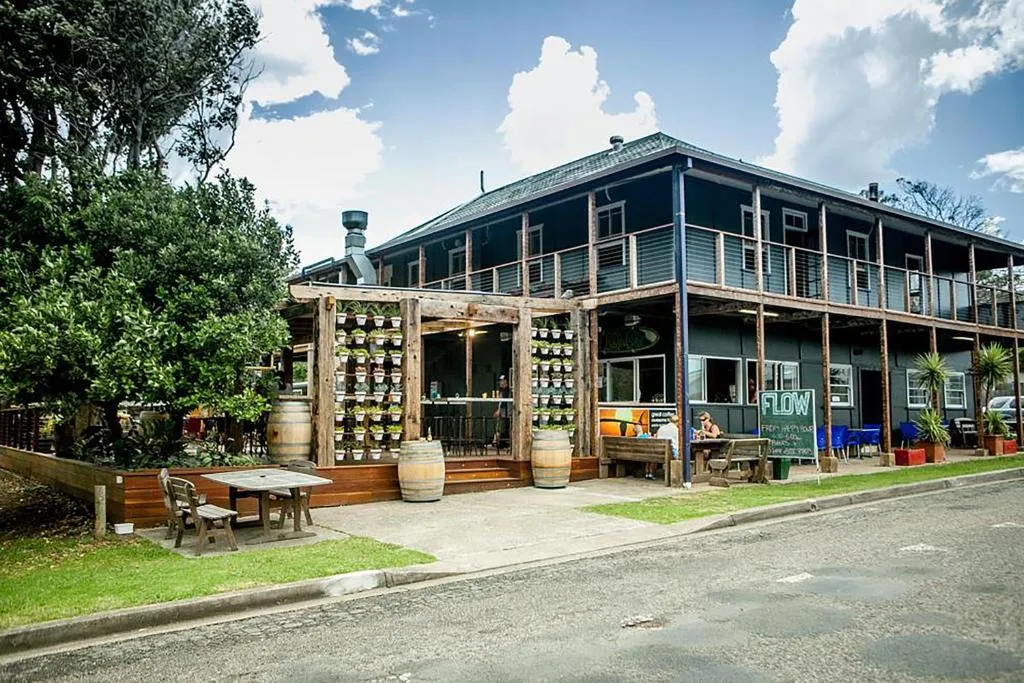 布吉伍基海滨酒店，位于老酒吧的酒店
