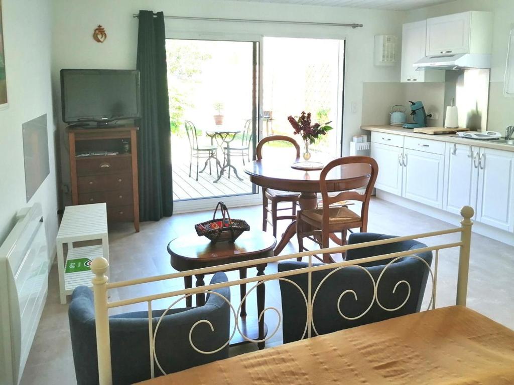 Studio charmant proche centre, terrasse privée, parking, 2km plage - Saint-Jean-de-Monts - FR-1-426-532 - 4
