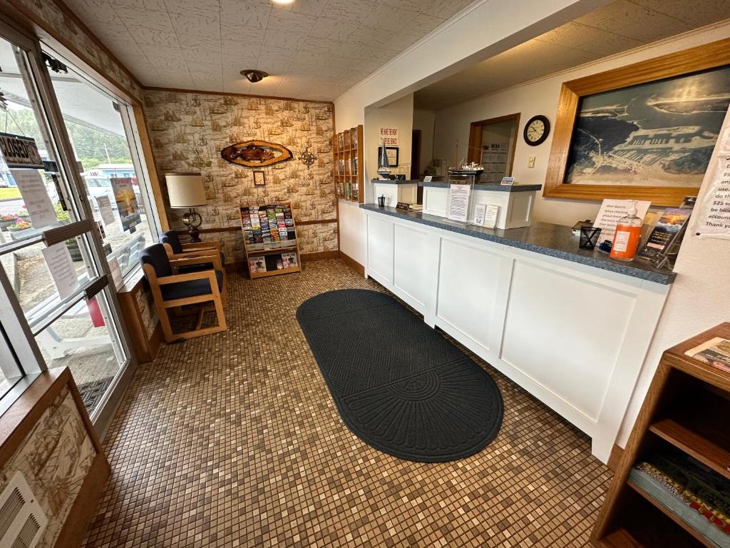 Winchester Bay Inn photo