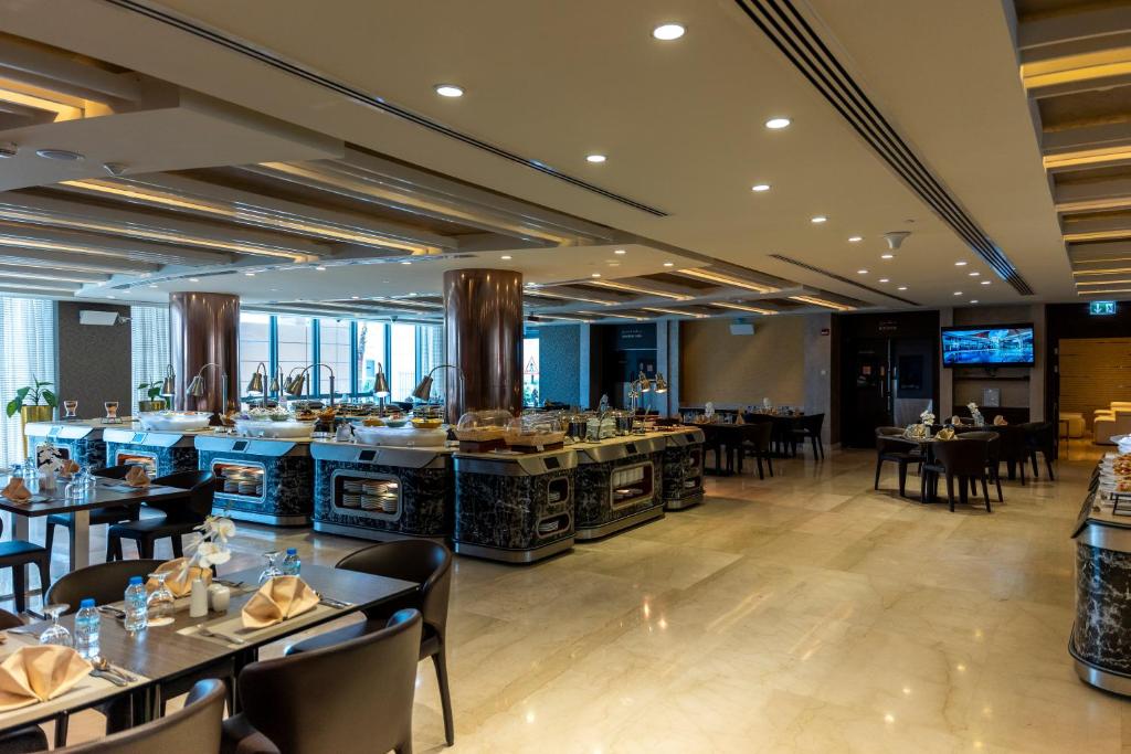 Restaurant Remal Al Ruwais hotels