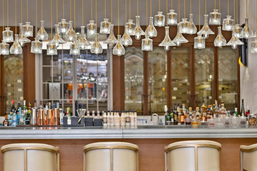 Pub/Lounge