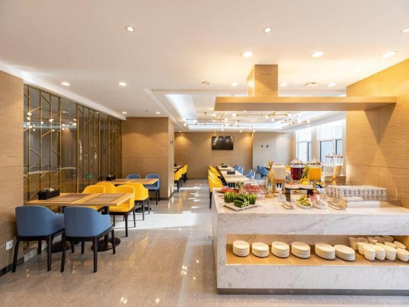 Kyriad Marvelous Hotel의 고급스러운 객실 또는 피트니스 센터 이미지