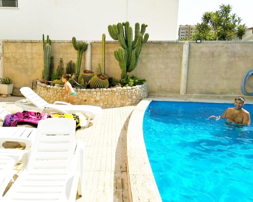 GOLDEN TOWER pension — Hotel in Gandia