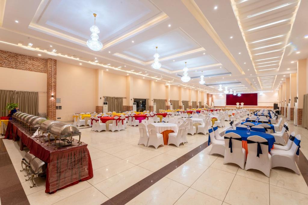 Banquet hall, Dreamland Gold Resort & Hotel in Tilottama