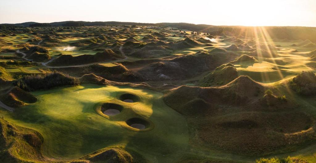 Golfiväljak [kohapealne]
