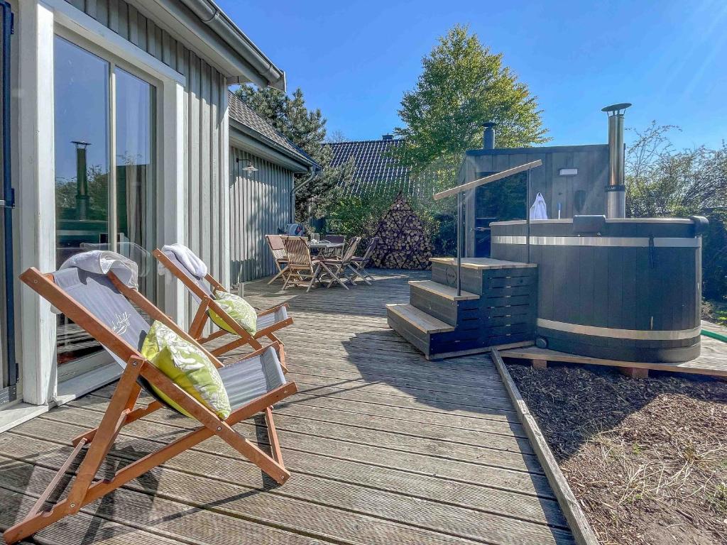 traumHaff Bootsmanns Domizil Kamin, privates NORDICSPA, Boot in Rieth am See photo