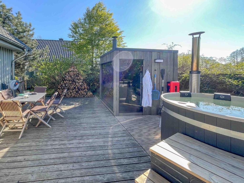 traumHaff Bootsmanns Domizil Kamin, privates NORDICSPA, Boot in Rieth am See — Hotel in Gramzow